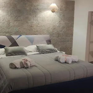 Apartment Biancaneve Little House, Taormina